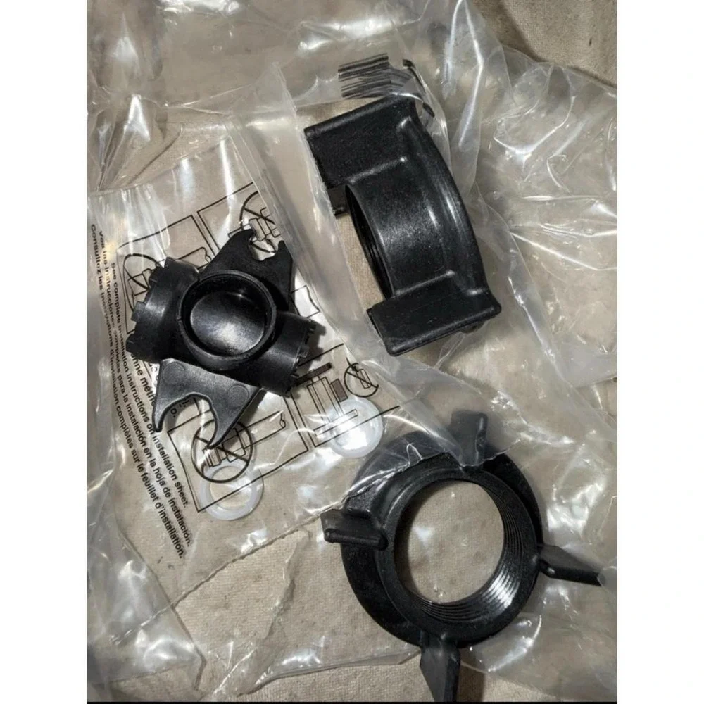 Delta‎ Signature Kitchen Faucet Matte Black 470-BL-DST Mounting Plate Only